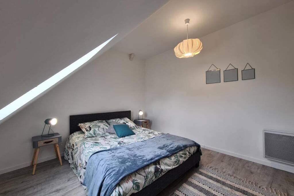 Centre Ville 3 Pieces Envoutant Sous Combles 40M² Joigny Bagian luar foto